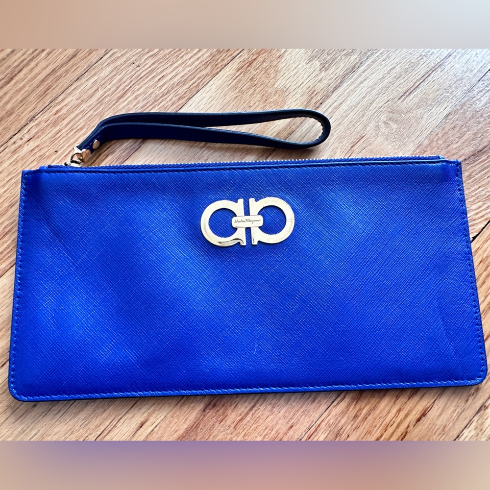 Salvatore Ferragamo
Leather clutch bag
Worn 1x
Blue, Leather